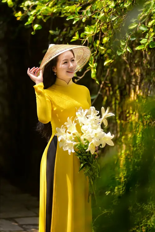Wears Yellow in a Dream